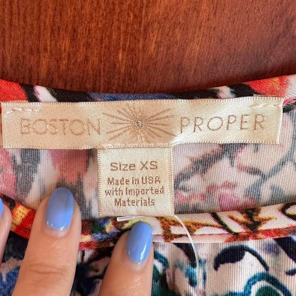 NWT Boston Proper Colorful Paisley Tunic Top Size XS Boho Hippie Cold Shoulder - Picture 3 of 8